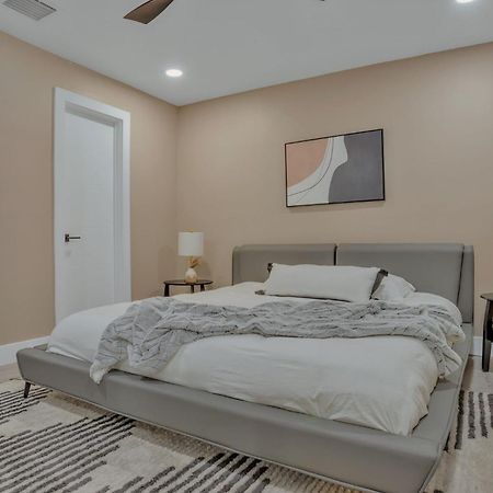 Stunning 2 Story Villa With Pool Fort Lauderdale Eksteriør bilde
