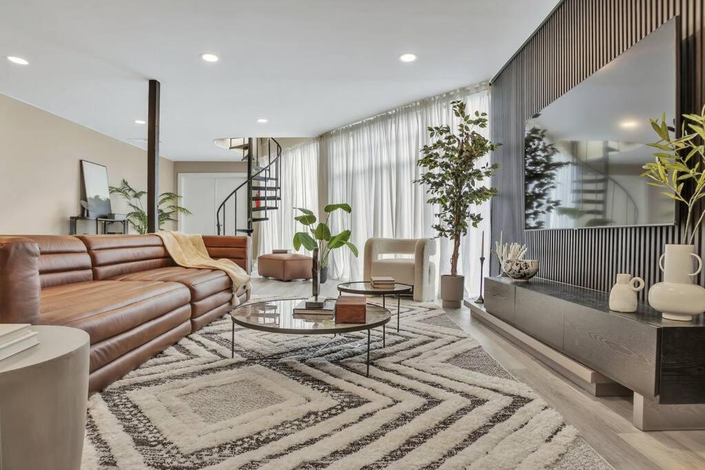 Stunning 2 Story Villa With Pool Fort Lauderdale Eksteriør bilde