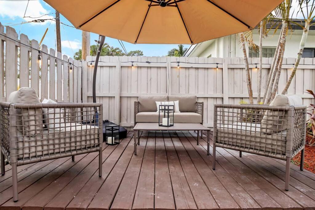Stunning 2 Story Villa With Pool Fort Lauderdale Eksteriør bilde