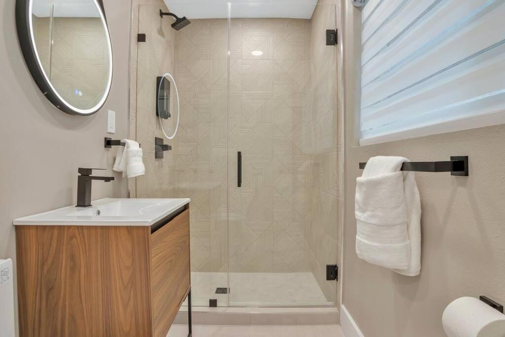 Stunning 2 Story Villa With Pool Fort Lauderdale Eksteriør bilde