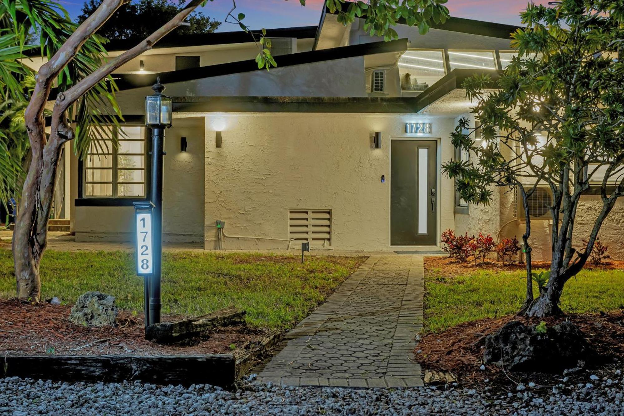 Stunning 2 Story Villa With Pool Fort Lauderdale Eksteriør bilde